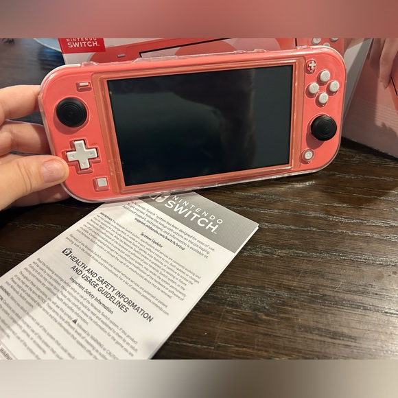 Pink Nintendo switch Lite - Picture 9 of 12
